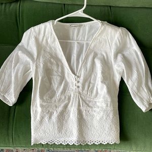Abercrombie & Fitch cropped white blouse. Eyelet and scallop detail, embroidered